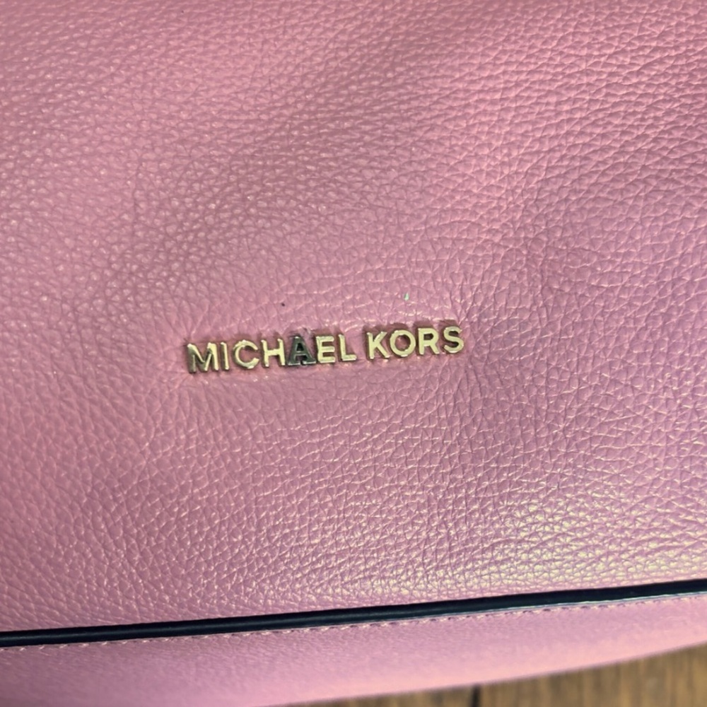 👜 Michael Kors Pink Pebbled Leather Satchel | Gold Hardware - Picture 11 of 16